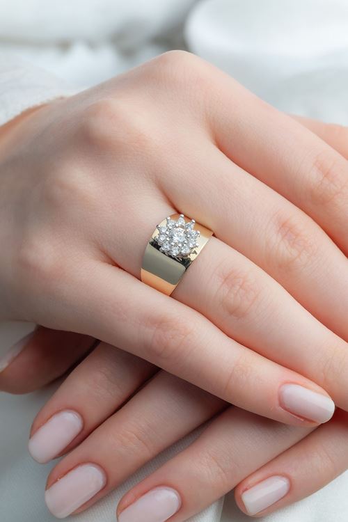 14 Ayar Altın Taşlı Çiçek Motifli Yüzük