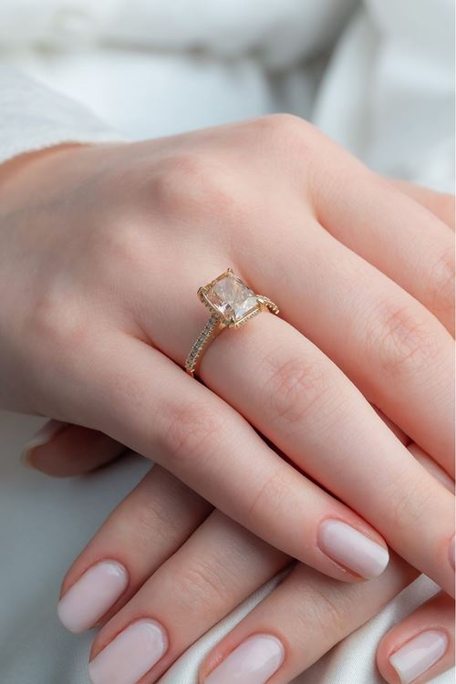 14 Ayar Altın Renkli Taşlı Baget Yüzük