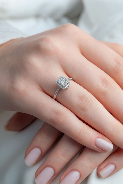 0,25 Carat Pırlanta Çıkarılabilir Baget Taşlı Yüzük