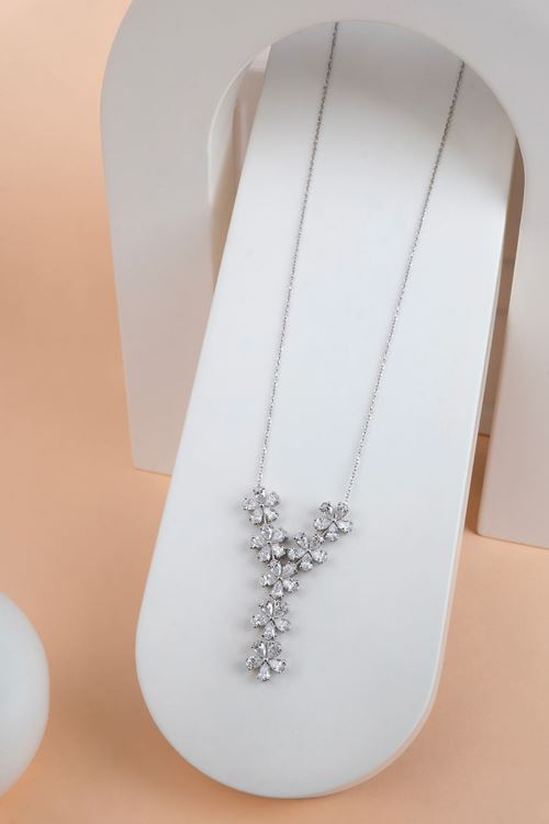 3,36 Carat Pırlanta Çiçekli Kolye